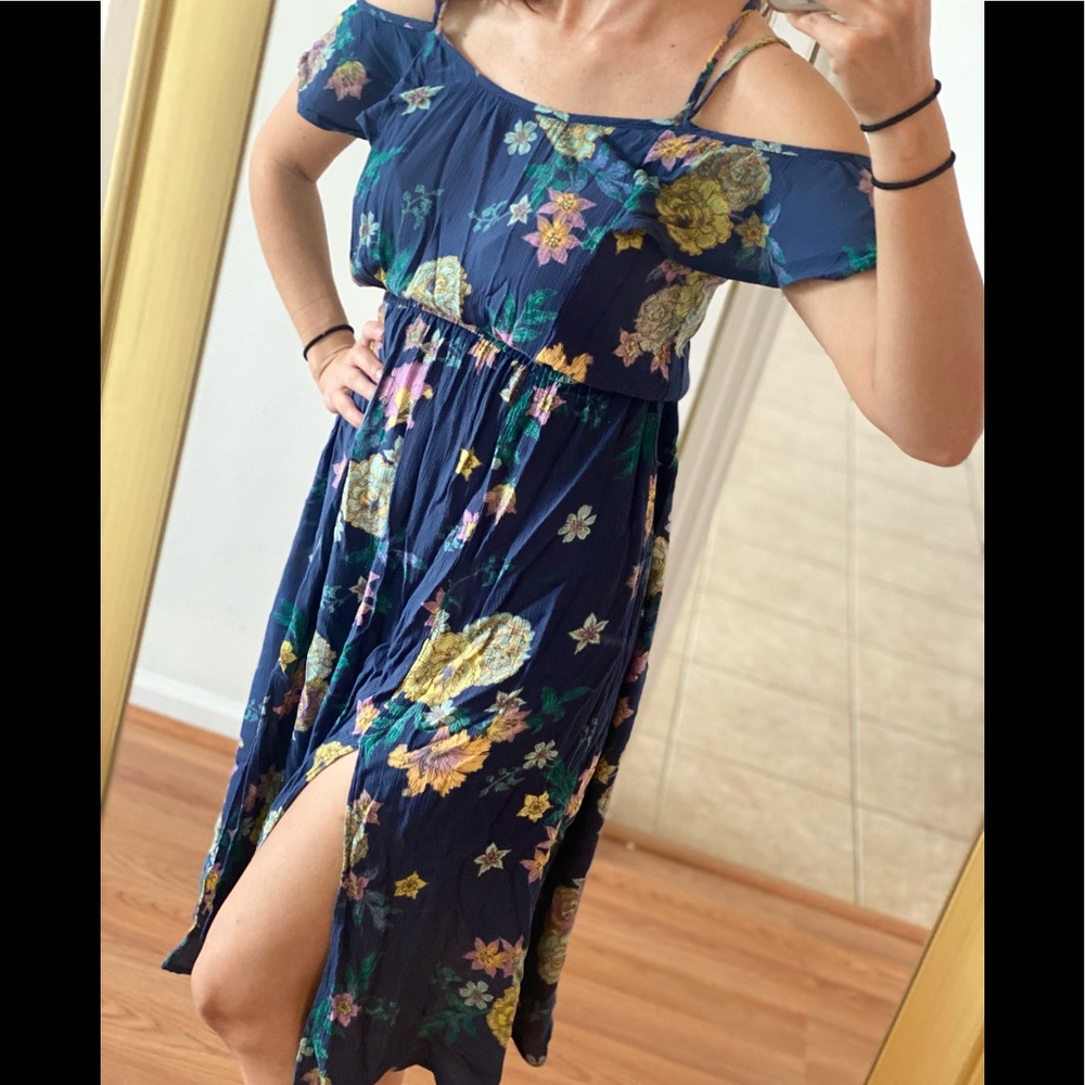 Flowery summer dress with the cold shoulder
